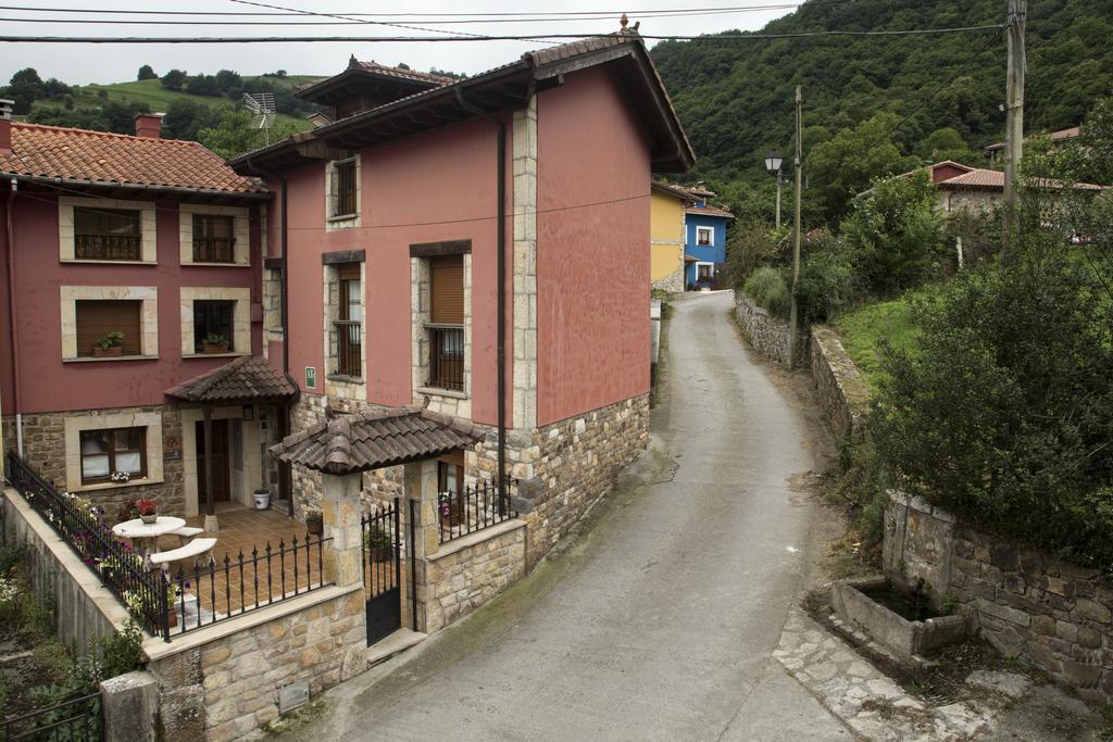 Apartamentos La Regoria Arenas De Cabrales Buitenkant foto