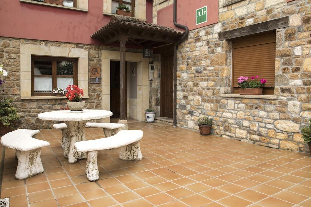 Apartamentos La Regoria Arenas De Cabrales Buitenkant foto